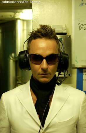 JCA - I Begin To Wonder Werbeplakat