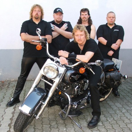 Ü30 rockt Lamettica + Crusader Werbeplakat