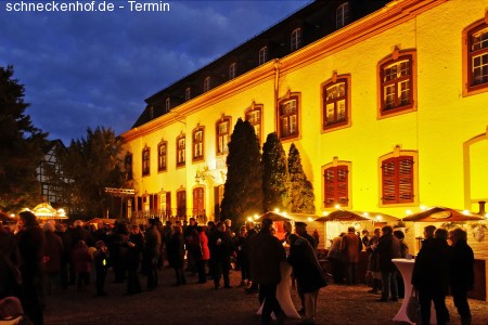 Winterzeit im Schlosshof Werbeplakat
